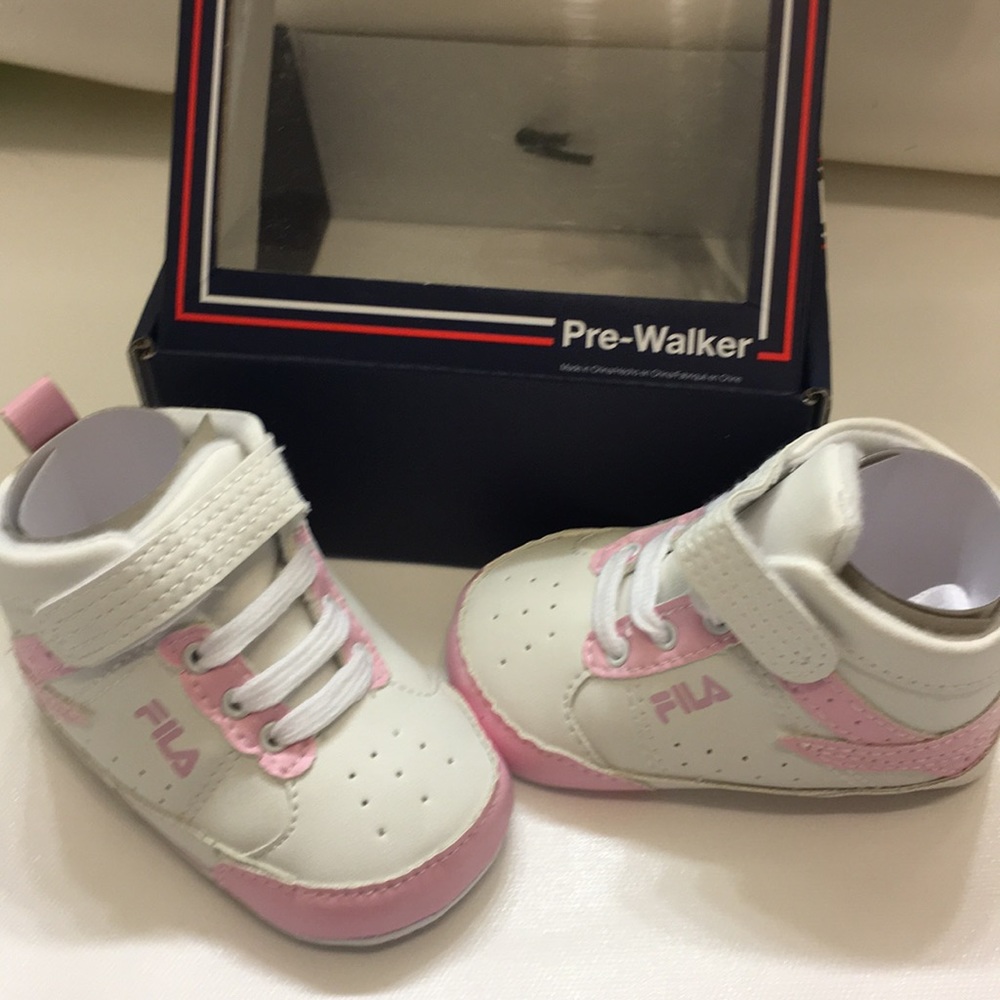 💥 3/$25 Fila pre walker shoes